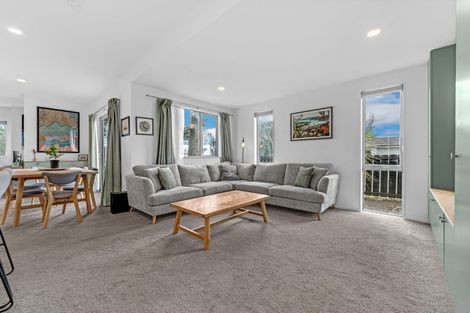 Photo of property in 57e Edmonton Road, Henderson, Auckland, 0612