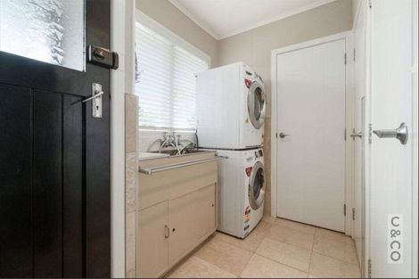 Photo of property in 94 Colwill Road, Massey, Auckland, 0614