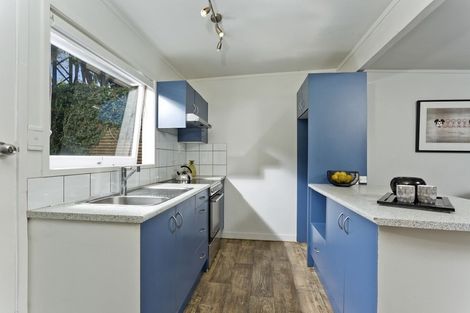 Photo of property in 3/2 Bentley Avenue, Glenfield, Auckland, 0629