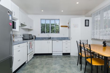 Photo of property in 183 Waimumu Road, Massey, Auckland, 0614