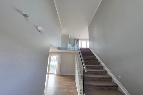 Photo of property in 6b Marina View Drive, West Harbour, Auckland, 0618