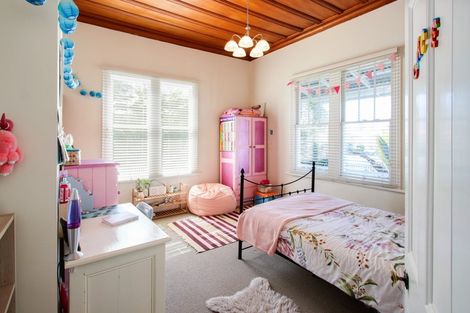 Photo of property in 1 Latham Street, Napier South, Napier, 4110