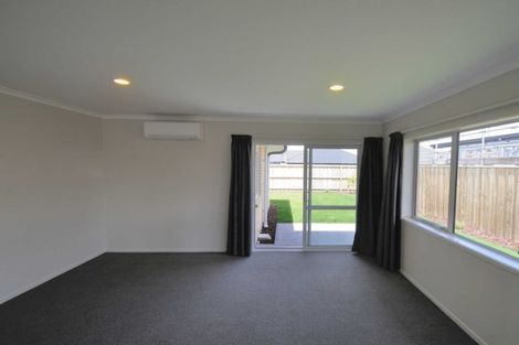 Photo of property in 60 Shillingford Boulevard, Rolleston, 7615