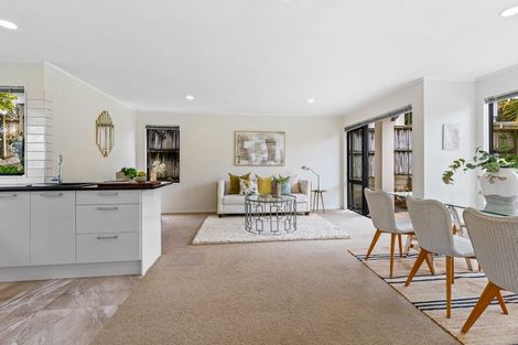 Photo of property in 2/10 Kells Place, Botany Downs, Auckland, 2010