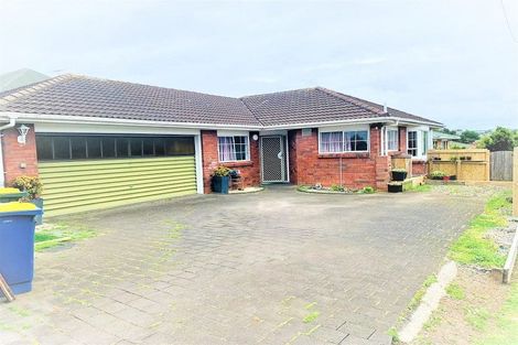 Photo of property in 1/77 Shakespeare Road, Milford, Auckland, 0620