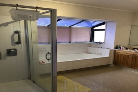 Photo of property in 26 Crescent Hills Court, Northpark, Auckland, 2013