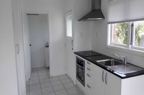 Photo of property in 1/9 Kirrie Avenue, Te Atatu South, Auckland, 0610