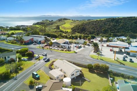 Photo of property in 2 Cable Bay Block Road, Cable Bay, 0420