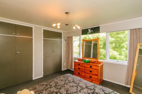 Photo of property in 64 Pomare Road, Tirohanga, Lower Hutt, 5010