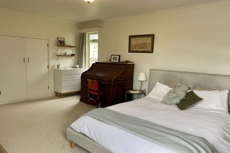 Photo of property in 44 Beauchamp Street, Karori, Wellington, 6012