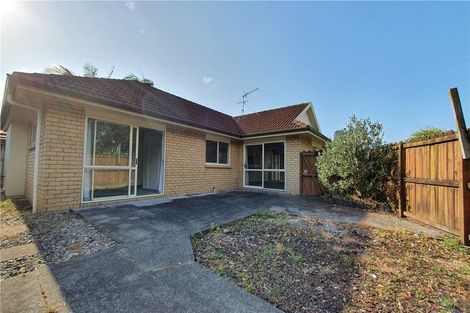 Photo of property in 17 Chapletown Drive, East Tamaki, Auckland, 2016