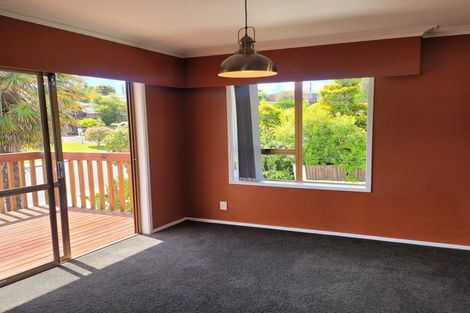 Photo of property in 18 Reynella Drive, Massey, Auckland, 0614