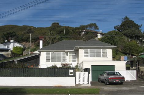 Photo of property in 214 Waddington Drive, Naenae, Lower Hutt, 5011
