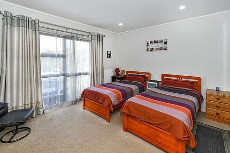 Photo of property in 9 Ambedkar Way, Pukekohe, 2120