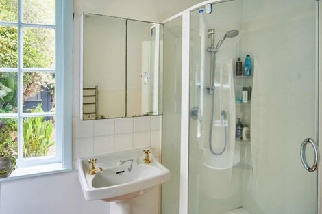 Photo of property in 59 Marine Parade, Eastbourne, Lower Hutt, 5013