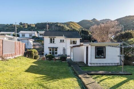 Photo of property in 52 Happy Valley Road, Owhiro Bay, Wellington, 6023