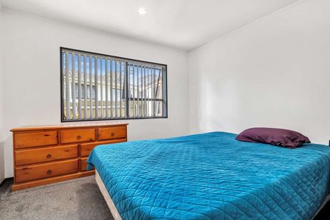 Photo of property in 1/18 Frobisher Way, Clendon Park, Auckland, 2103