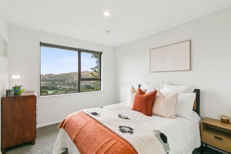 Photo of property in 11 Mandeville Crescent, Grenada Village, Wellington, 6037