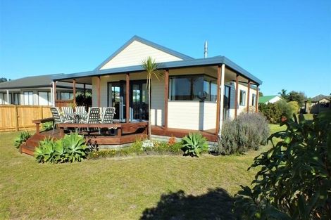 Photo of property in 158 Kowhai Avenue, Matarangi, Whitianga, 3592