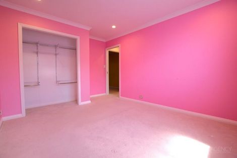 Photo of property in 14 Provence Esplanade, Te Atatu Peninsula, Auckland, 0610