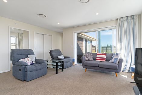 Photo of property in 11 Maple Grove, Kingston, Wellington, 6021