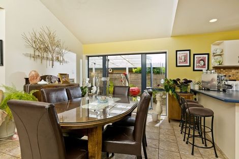 Photo of property in 109 Awaroa Road, Sunnyvale, Auckland, 0612