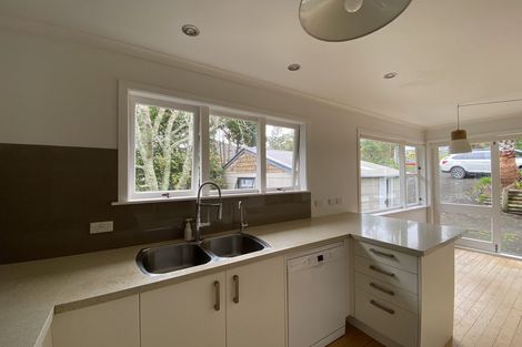 Photo of property in 9 Acacia Road, Torbay, Auckland, 0632