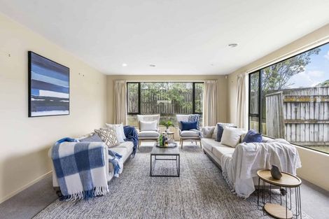 Photo of property in 16 Greenstone Place, Aotea, Porirua, 5024