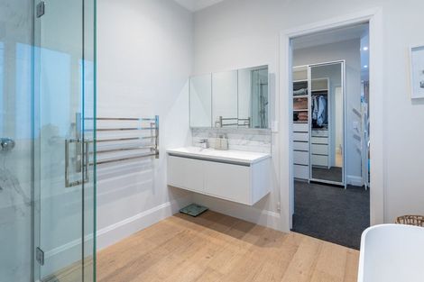 Photo of property in 43 Kent Terrace, Riverhead, 0820