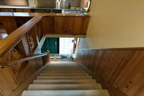Photo of property in 6 Beaubank Road, Kelston, Auckland, 0602