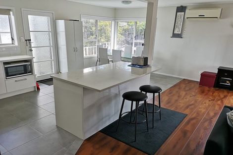 Photo of property in 1/9 Nile Road, Milford, Auckland, 0620