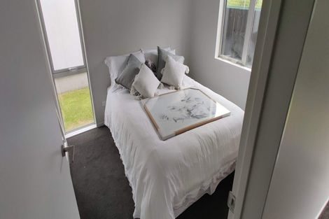 Photo of property in 21 Regiment Road, Papakura, 2110