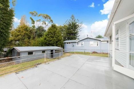 Photo of property in 40 Lowtherhurst Road, Massey, Auckland, 0614