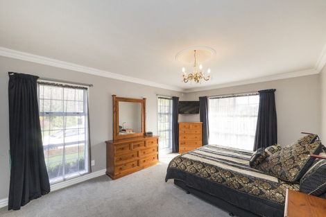 Photo of property in 6 Grange Place, Milson, Palmerston North, 4414