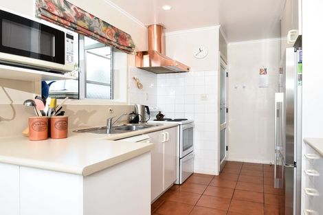 Photo of property in 42 Coniston Avenue, Te Atatu South, Auckland, 0610