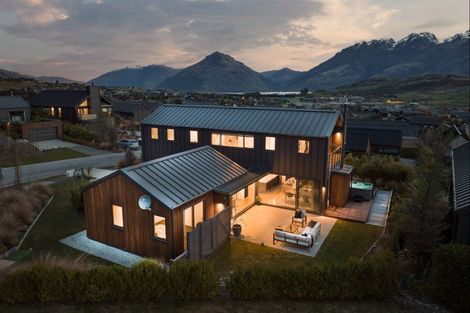 Photo of property in 9 Falconer Rise, Jacks Point, Queenstown, 9371