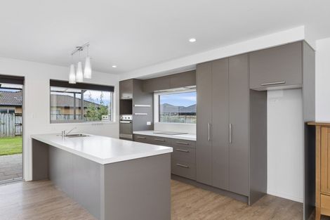 Photo of property in 17 Hoggard Place, Katikati, 3129