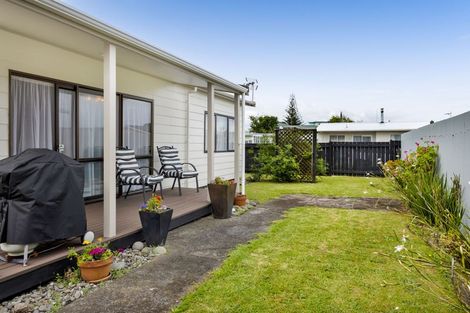 Photo of property in 1/4 Naumai Place, Spotswood, New Plymouth, 4310