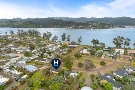 Photo of property in 33 Dunlop Drive, Pauanui, Hikuai, 3579