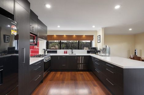 Photo of property in 35 Springdale Grove, Fitzherbert, Palmerston North, 4410