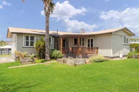 Photo of property in 64 Kingswood Road, Brookfield, Tauranga, 3110
