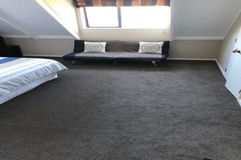 Photo of property in 30 Greenstone Place, Fernhill, Queenstown, 9300