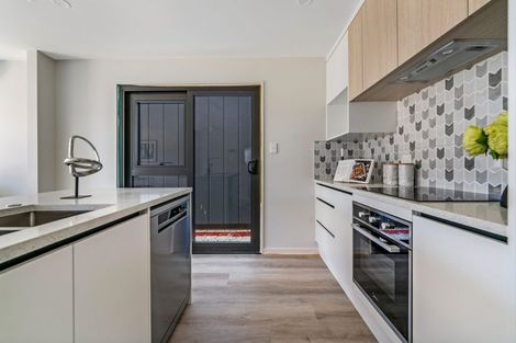 Photo of property in 21 Taukahiwi Road, Pukekohe, 2120