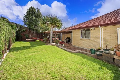 Photo of property in 5 Apsley Rise, Henderson, Auckland, 0612
