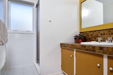 Photo of property in 42 Coniston Avenue, Te Atatu South, Auckland, 0610