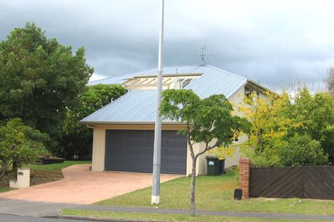 Photo of property in 195 Luckens Road, West Harbour, Auckland, 0618