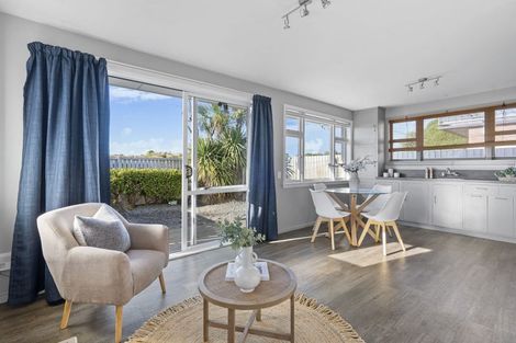 Photo of property in 521 Marine Parade, South New Brighton, Christchurch, 8062