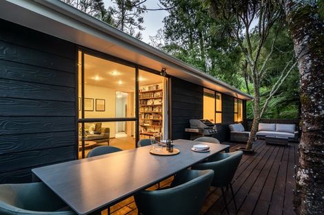 Photo of property in 2 Hiwihau Place, Glenfield, Auckland, 0629