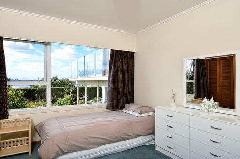 Photo of property in 42 Coniston Avenue, Te Atatu South, Auckland, 0610