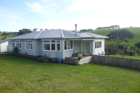 Photo of property in 32 Taiapa Road, Muriwai, Waimauku, 0881